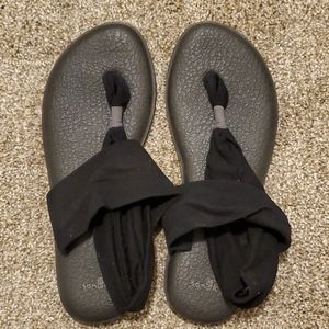 Sanuk Sandals Black Open Toe Size 10